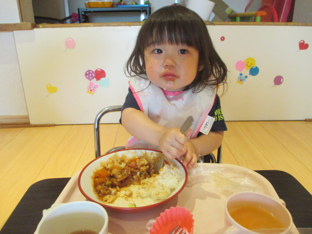 おいしいごはん 1歳児 アワーキッズ鎌倉本園