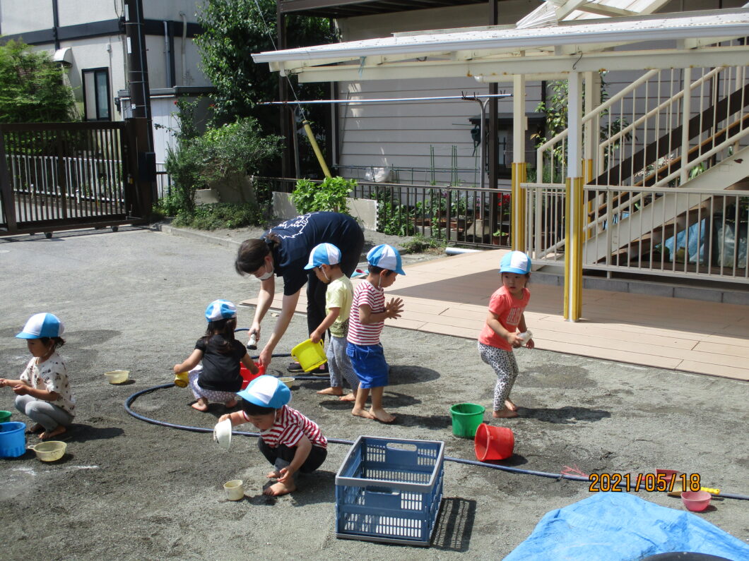 泥遊び りんごグループ アワーキッズ鎌倉本園
